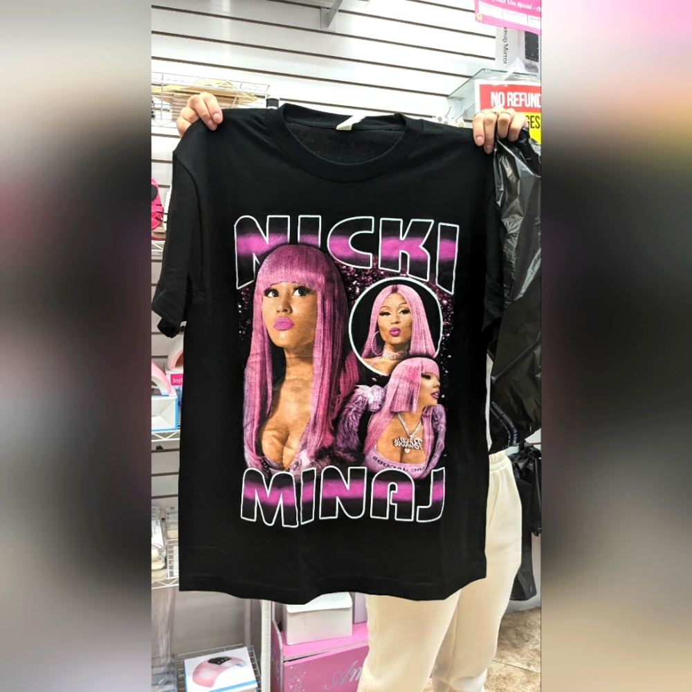 New Nicki Minaj Concert T-shirt  Large
